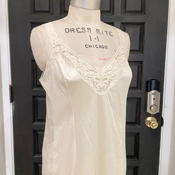 White Vintage Vanity Fair Slip Dress - Picture 9 of 10